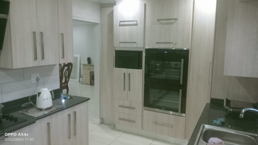 To Let 4 Bedroom Property for Rent in Fleurdal Free State